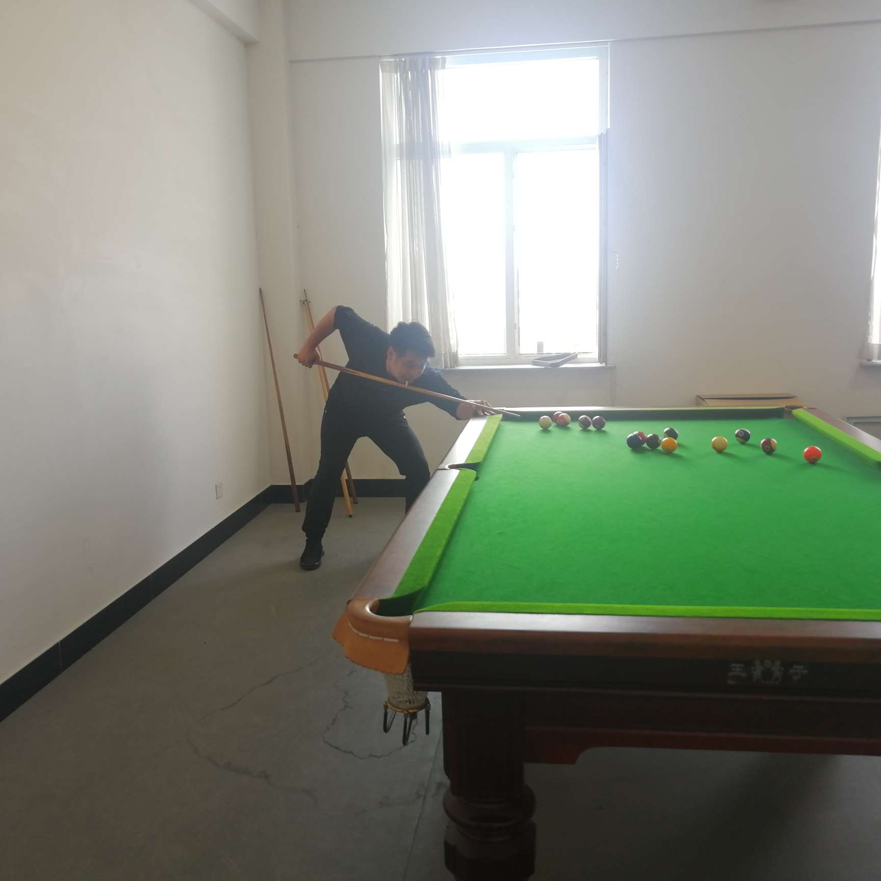 臺(tái)球.jpg 臺(tái)球.jpg